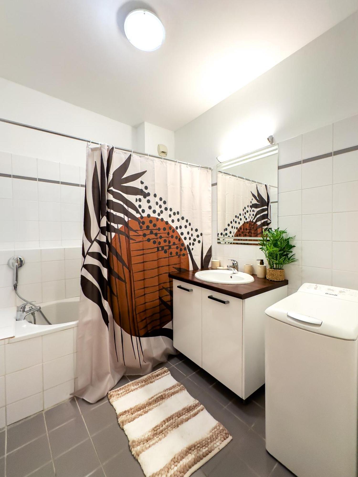 Apartment La Cite Voltaire